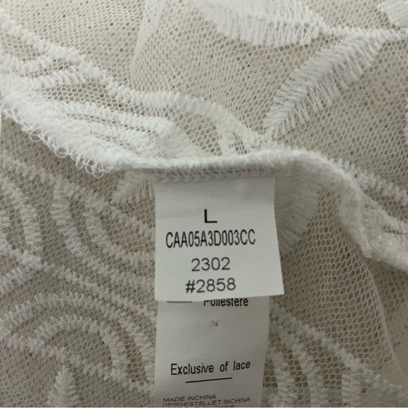 Elegant White Lace Dress - Picture 11 of 11